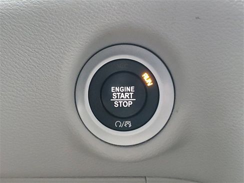 Used 2017 Chrysler Pacifica Touring-L image 24