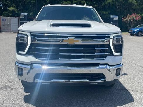 Used 2024 Chevrolet Silverado 3500 LTZ w/ LTZ Convenience Package AWD/4WD image 2