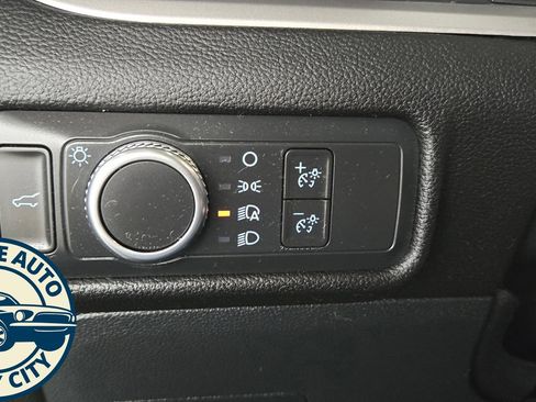 Used 2022 Ford Explorer XLT AWD/4WD image 26
