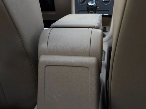 Used 2013 Volkswagen Beetle TDI FWD image 30