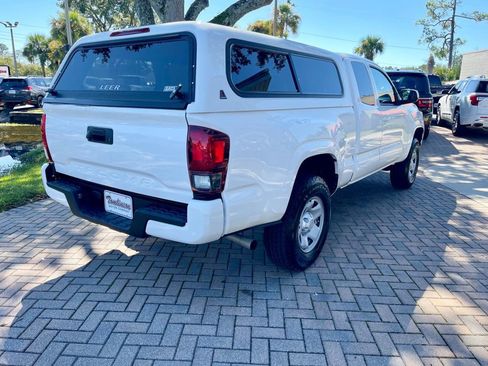 Used 2019 Toyota Tacoma SR image 6