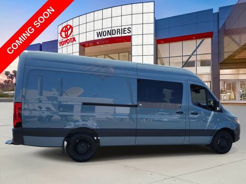 Used 2023 Mercedes-Benz Sprinter 2500 image 7