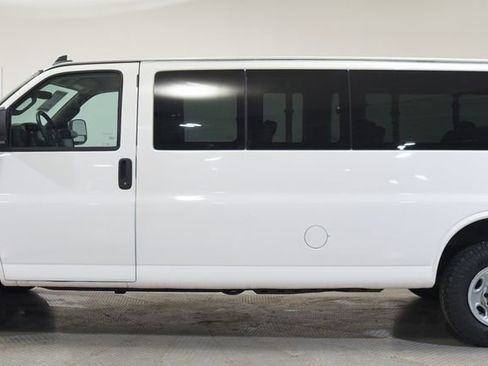 Used 2017 Chevrolet Express 3500 LT w/ LT Preferred Equipment Group RWD image 10