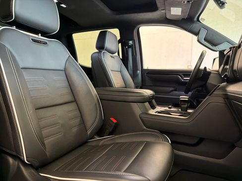 Used 2023 GMC Sierra 1500 AT4X image 28