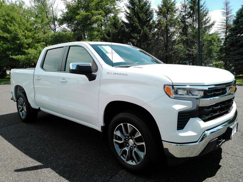 Used 2026 Chevrolet Silverado 1500 LT AWD/4WD image 2