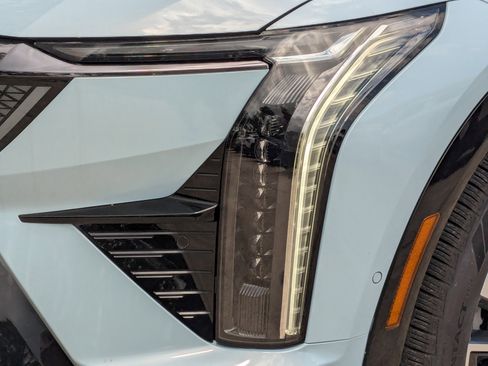 New 2025 Cadillac Optiq Sport 1 image 24