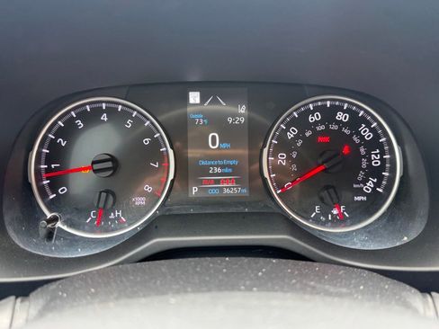 Used 2022 Toyota RAV4 LE FWD image 15