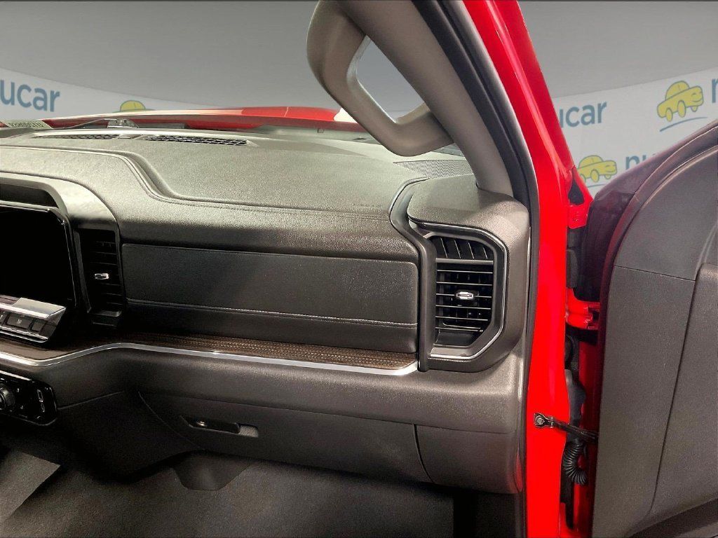 Used 2024 Chevrolet Silverado 1500 LT AWD/4WD image 13