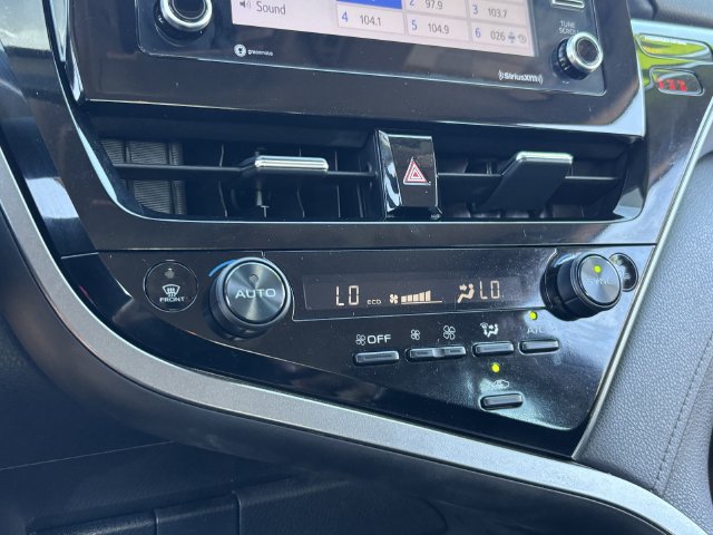 Used 2022 Toyota Camry SE w/ Carpet Mat Package (TMS) FWD image 24