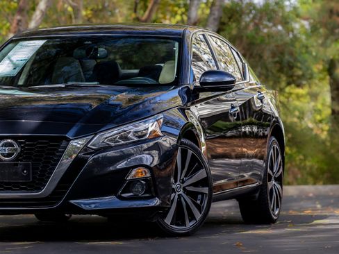 Used 2021 Nissan Altima 2.5 Platinum image 28