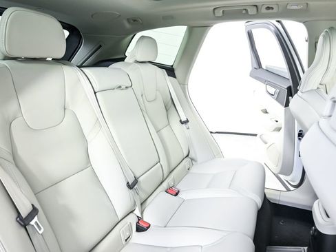 New 2026 Volvo XC60 T8 Ultra w/ Protection Package Premier AWD/4WD image 21