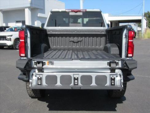 New 2026 Chevrolet Silverado 2500 ZR2 image 6