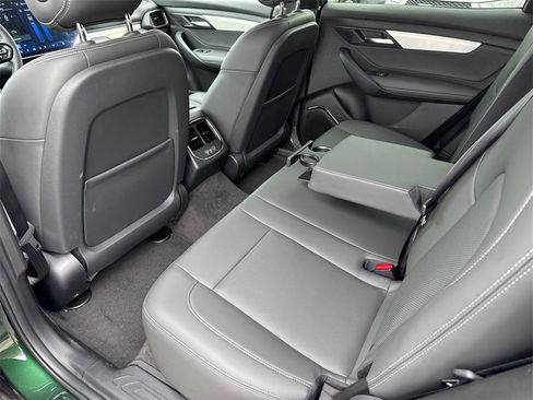 New 2025 VinFast VF 8 Plus image 19