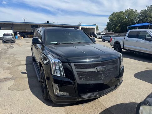 Used 2020 Cadillac Escalade ESV Platinum w/ Escalade Sport Edition AWD/4WD image 2