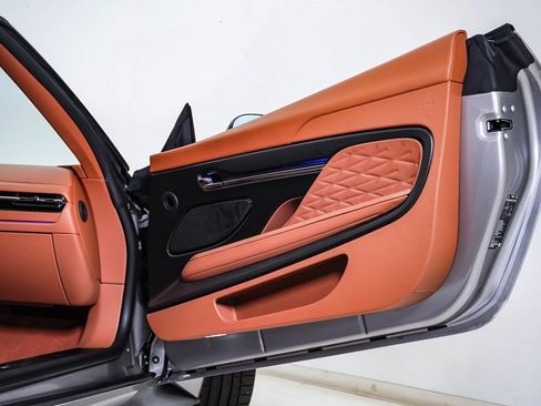 New 2025 Aston Martin DB12 Volante image 18