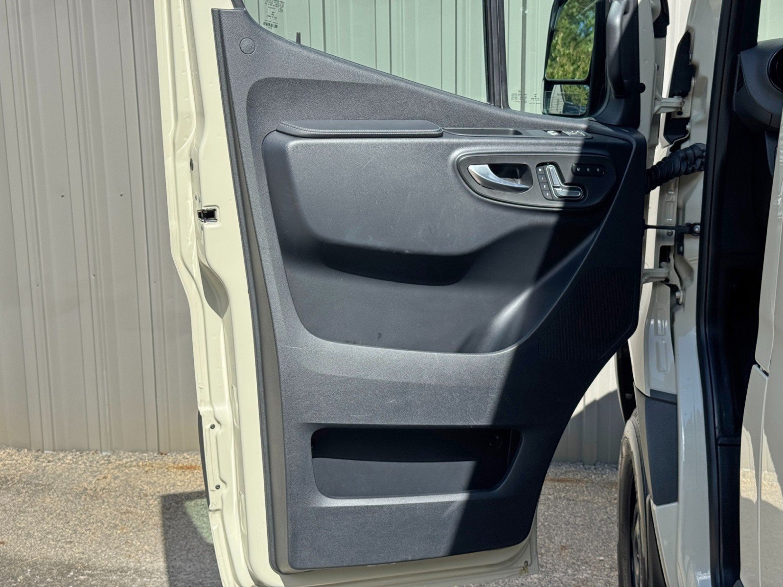 Used 2021 Mercedes-Benz Sprinter 2500 w/ Comfort Plus Package image 35