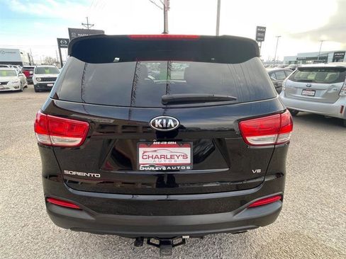 Used 2017 Kia Sorento AWD image 7