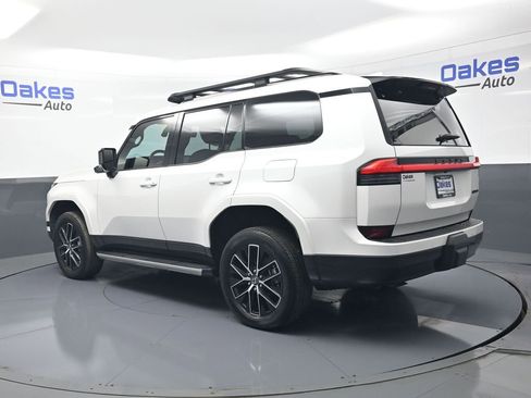 Used 2024 Lexus GX 550 w/ Accessory Package (31) AWD/4WD image 6