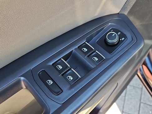 Certified 2021 Volkswagen Atlas Cross Sport S image 12