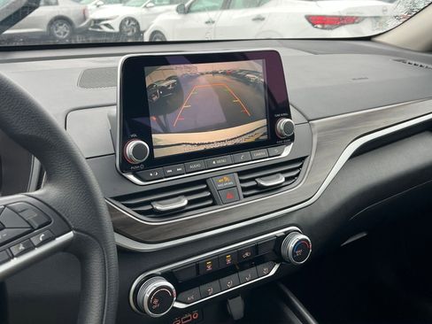 Used 2025 Nissan Altima 2.5 SV image 20