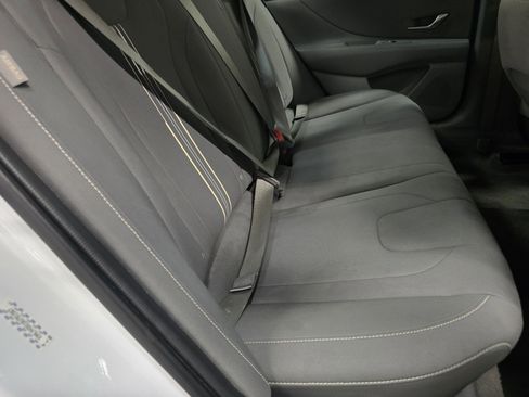 Used 2024 Hyundai Elantra SEL image 17