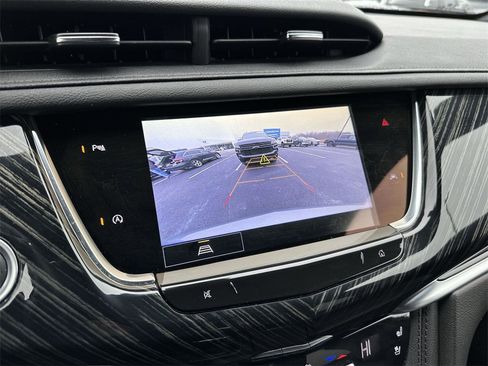 Used 2025 Cadillac XT6 Premium Luxury image 17