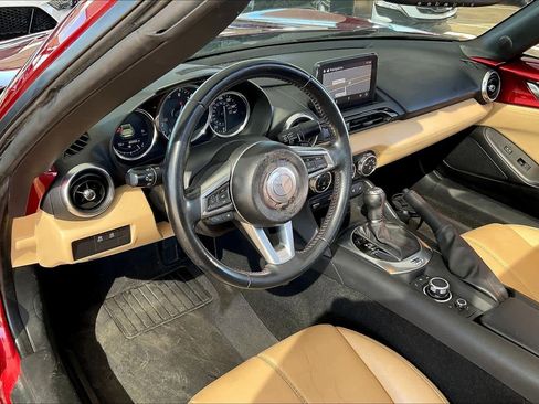 Used 2019 MAZDA MX-5 Miata RF Grand Touring image 17