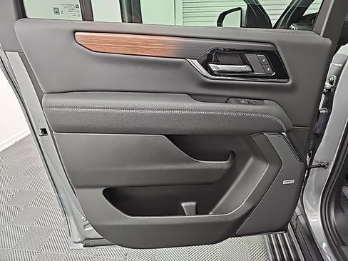 New 2025 GMC Yukon XL Denali w/ Sun & Power Step Package image 37
