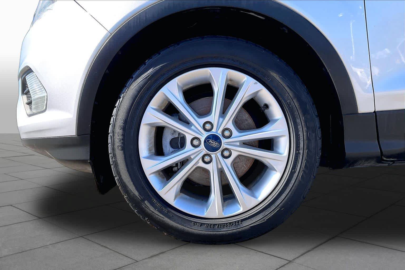 Used 2019 Ford Escape SEL FWD image 11