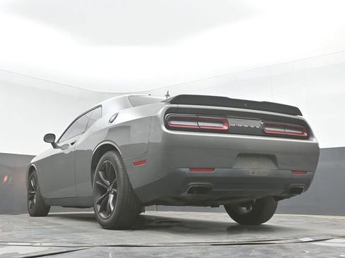 Used 2018 Dodge Challenger SXT w/ Blacktop Package image 33