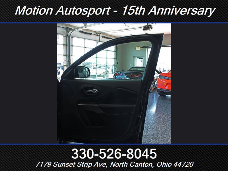 Used 2019 Jeep Cherokee Limited AWD/4WD image 27