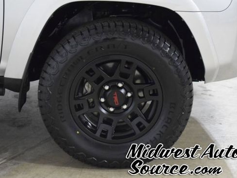 Used 2023 Toyota 4Runner SR5 Premium image 8