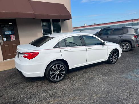 Used 2013 Chrysler 200 Touring w/ S Exterior Appearance Pkg FWD image 5