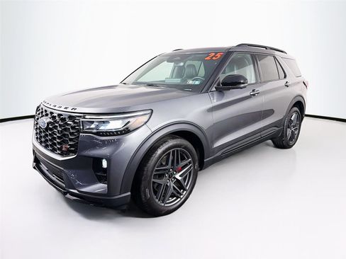 Used 2025 Ford Explorer ST AWD/4WD image 7