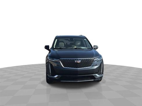 Certified 2022 Cadillac XT6 Premium Luxury image 3