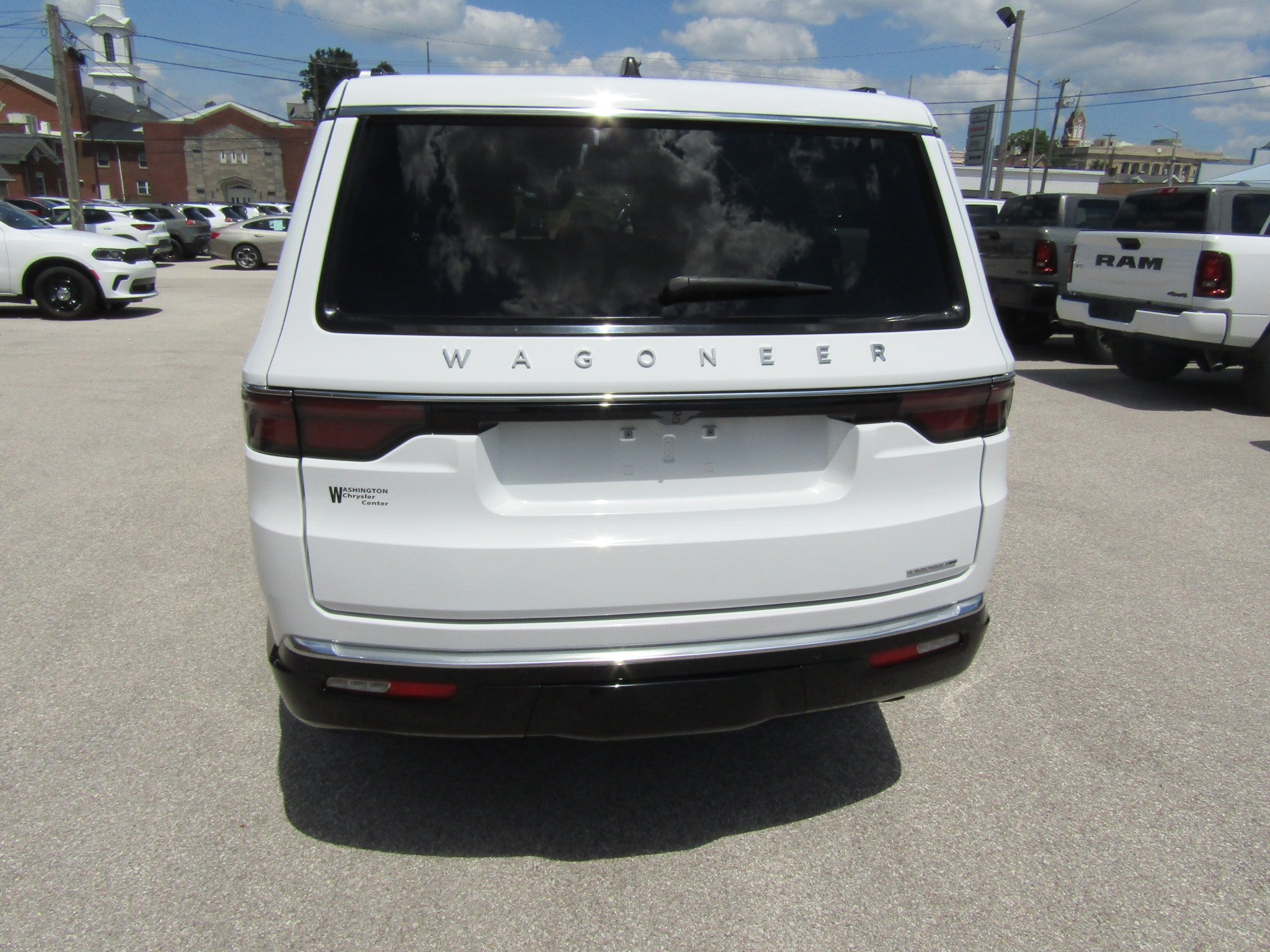 Used 2024 Jeep Wagoneer Series II w/ Flexible Seating Group AWD/4WD image 4