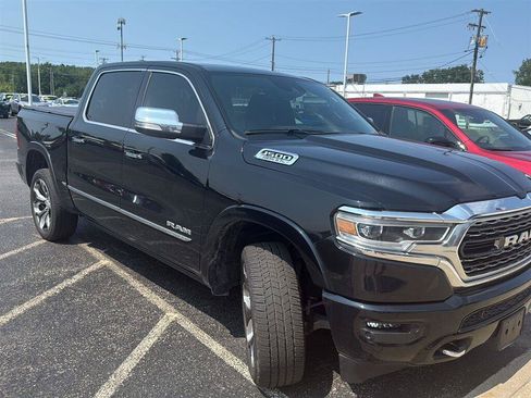 Used 2022 RAM 1500 Limited w/ Body-Colour Bumper Group AWD/4WD image 3