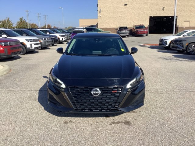 Used 2023 Nissan Altima 2.5 SR FWD image 8