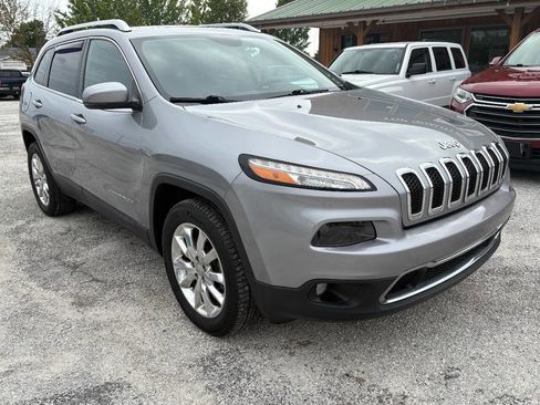 Used 2015 Jeep Cherokee Limited AWD/4WD image 3