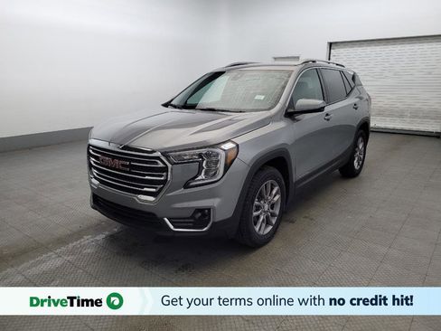 Used 2024 GMC Terrain SLT image 1