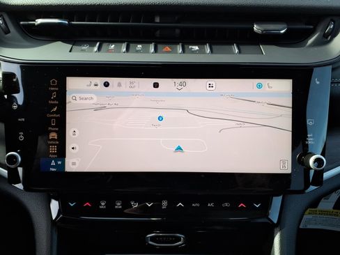 New 2026 Jeep Grand Cherokee Altitude AWD/4WD image 9