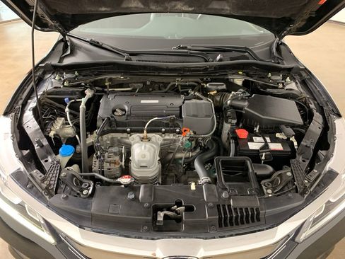 Used 2016 Honda Accord Sport image 39