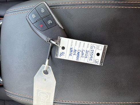 Used 2023 GMC Canyon AT4 image 30