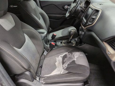 Used 2014 Jeep Cherokee Latitude w/ Cold Weather Group image 22