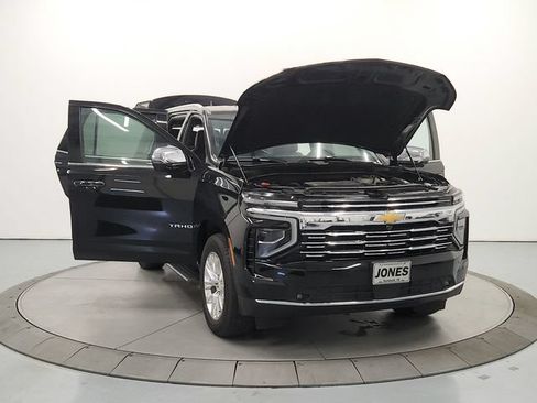 Used 2025 Chevrolet Tahoe Premier RWD image 11