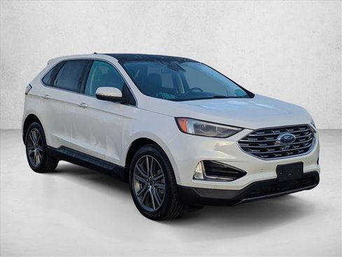 Used 2021 Ford Edge Titanium w/ Equipment Group 301A image 3