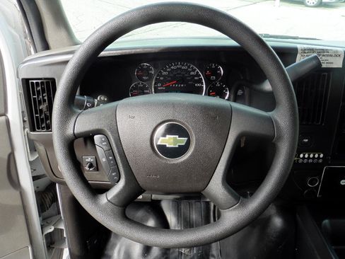 Used 2014 Chevrolet Express 4500 w/ Shuttle Bus Package image 16