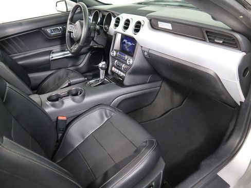 Used 2016 Ford Mustang Premium image 25