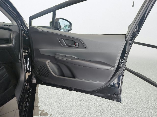 Used 2024 Toyota Prius LE AWD/4WD image 23