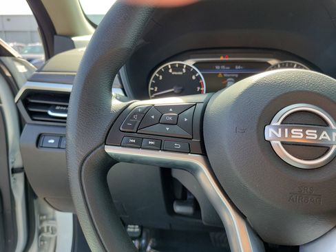 Used 2025 Nissan Altima 2.5 SV FWD image 22